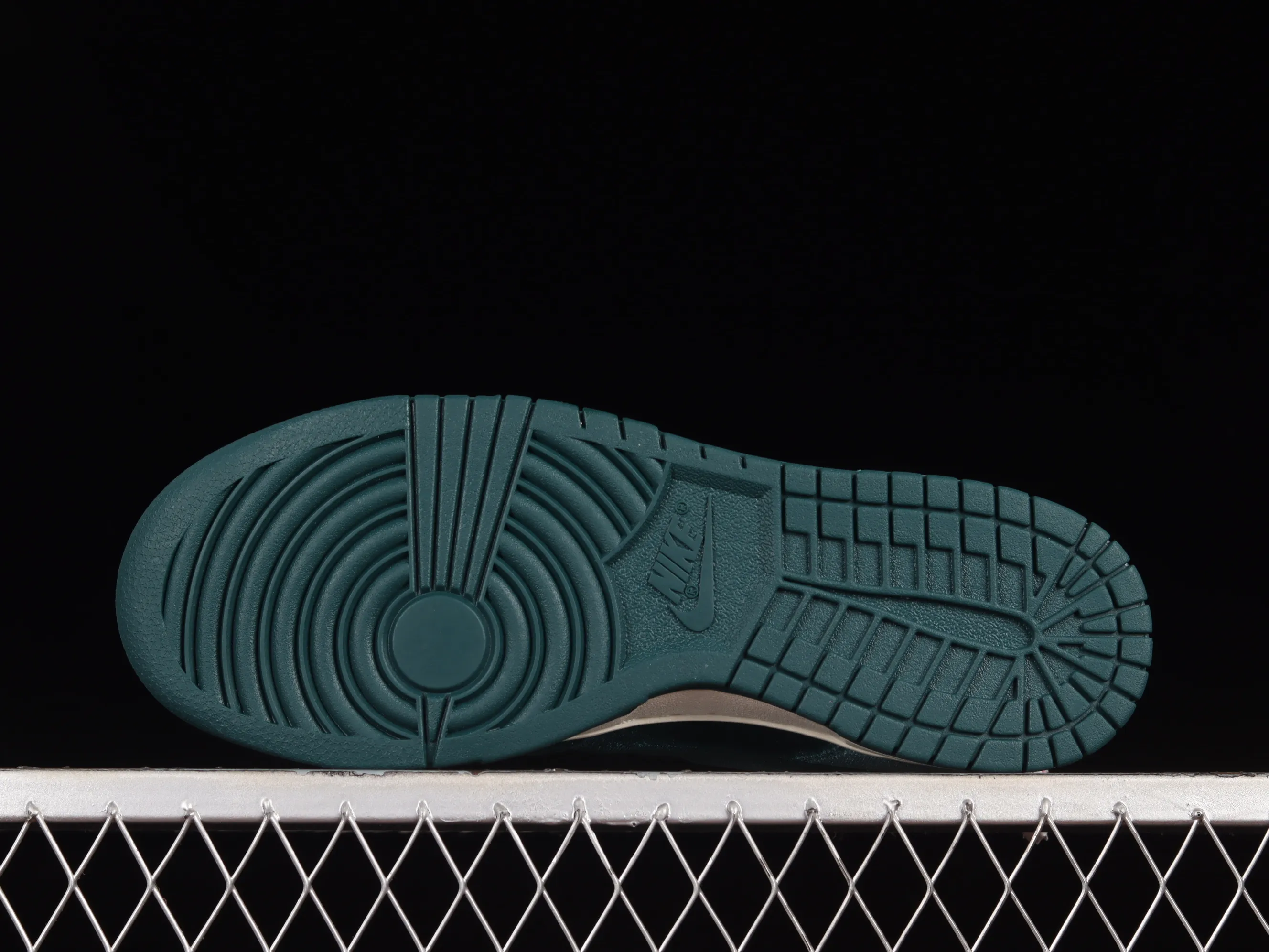 All categories Nk SB Dunk series Nk SB Dunk Low low-top sneakers Nk Dunk Low "Dark Teal Velvet" velvet dark green SB low-top casual sneakers DZ5224-300